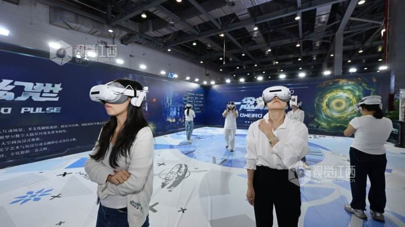 VR头显佩戴舒适度调整技巧：告别压脸漏光的实用方法